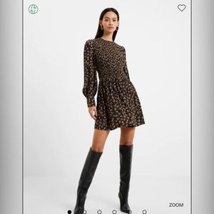 NWT French Connection Ingrid Colette Smocked Crepe Dress (Size 6)